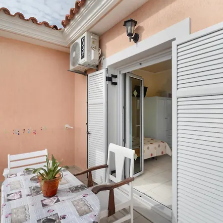 Helena Kefalonia Daire *