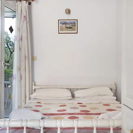 公寓 Helena Kefalonia *